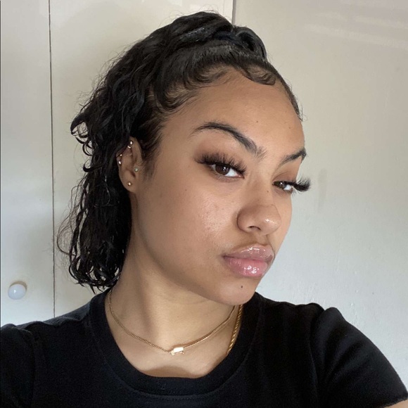 Lashes - Picture 11 of 11